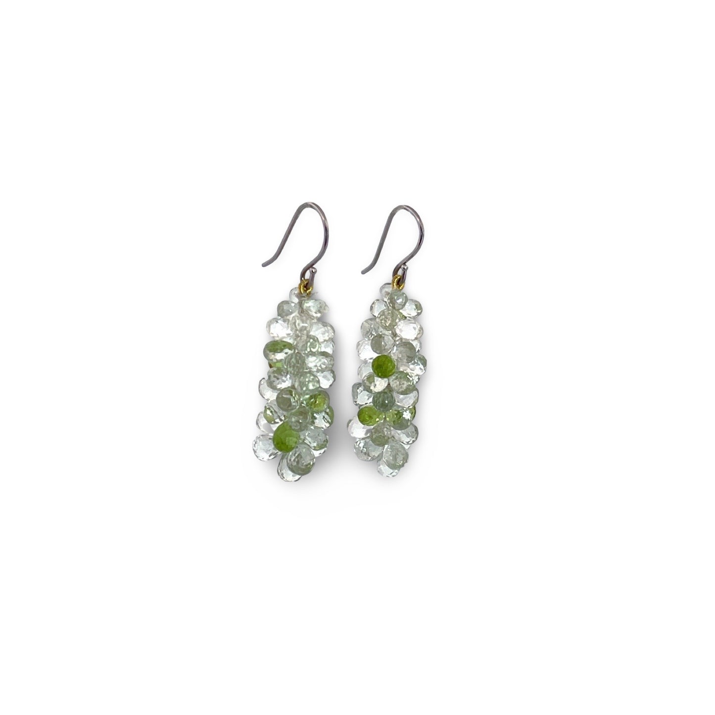 Earrings 18k white gold with briolettes in rock crystal and peridot