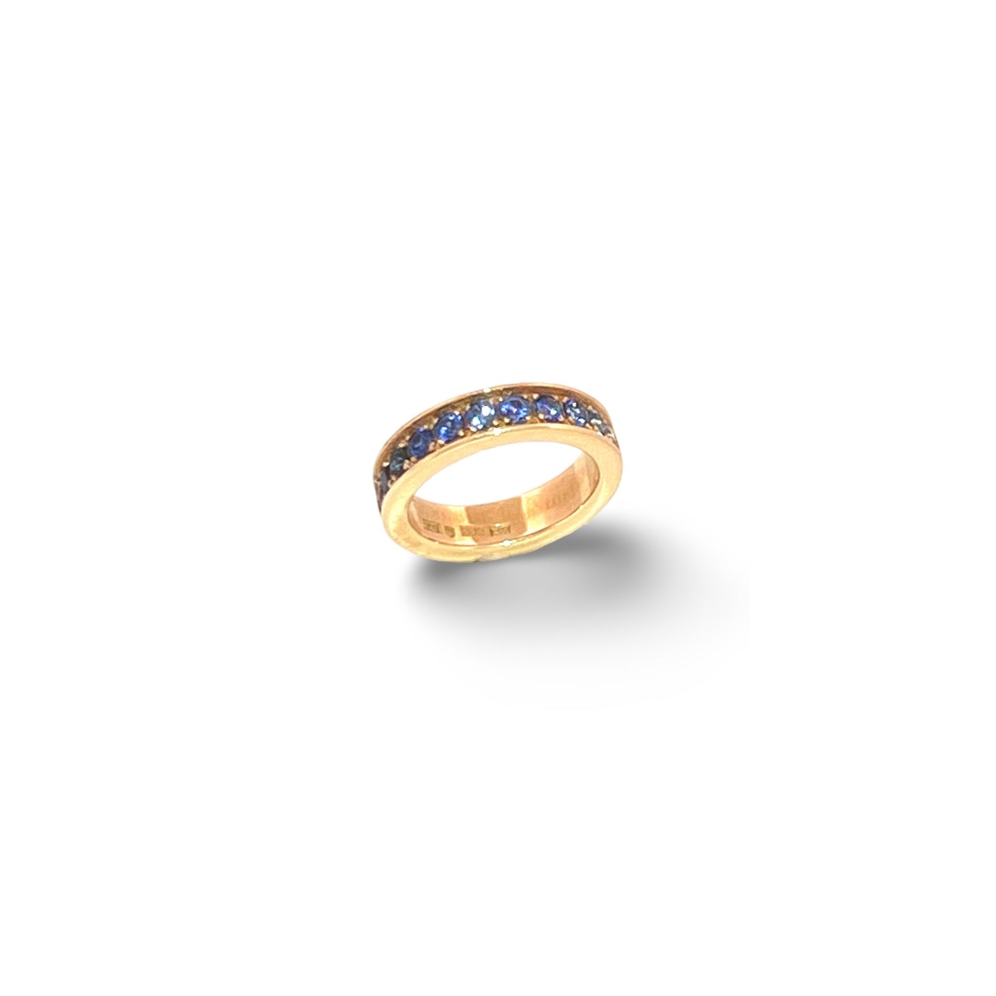 Ring i Rött Guld med 11st Safirer om 2,4mm