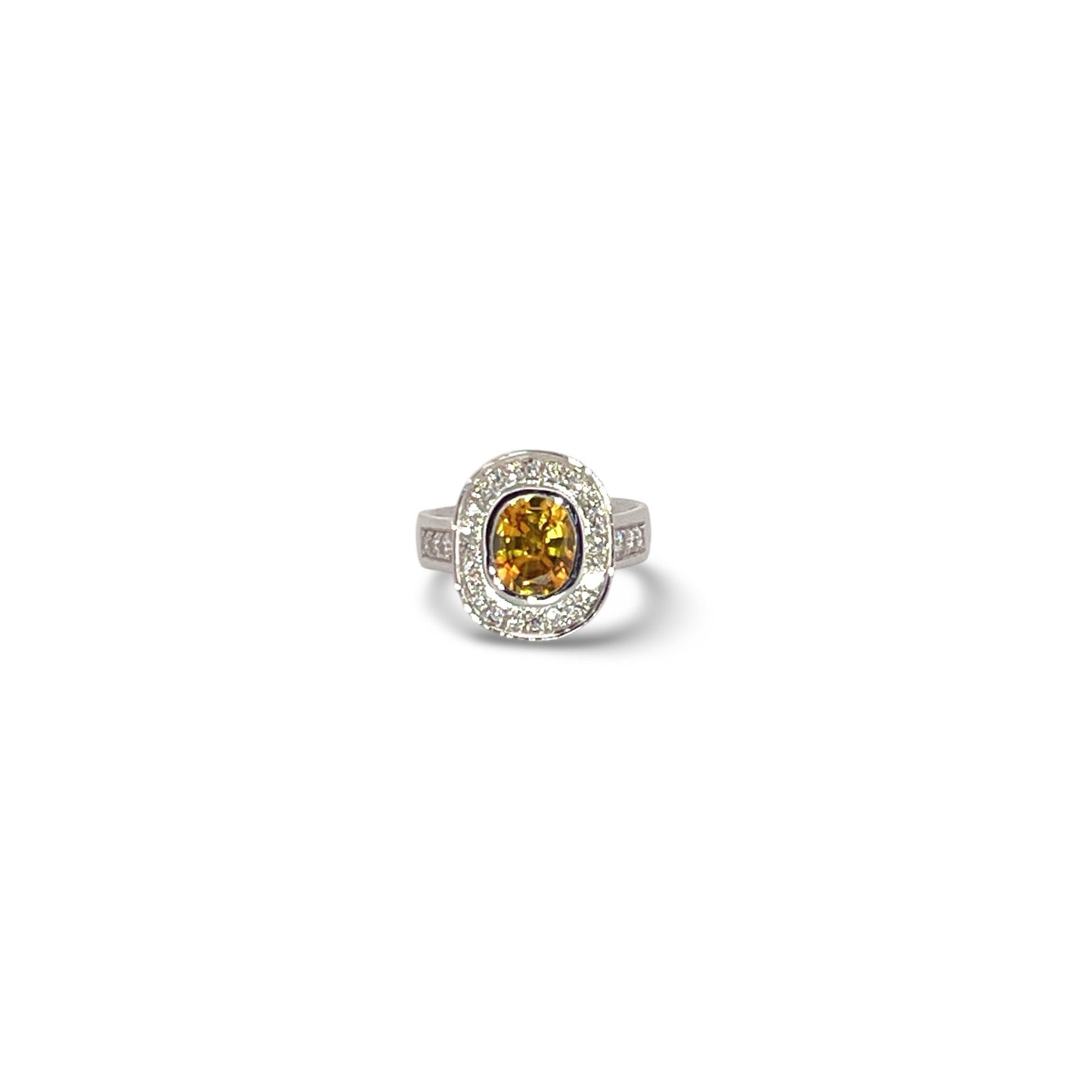 Ring in 18k White Gold, Yellow Sapphire with Diamonds