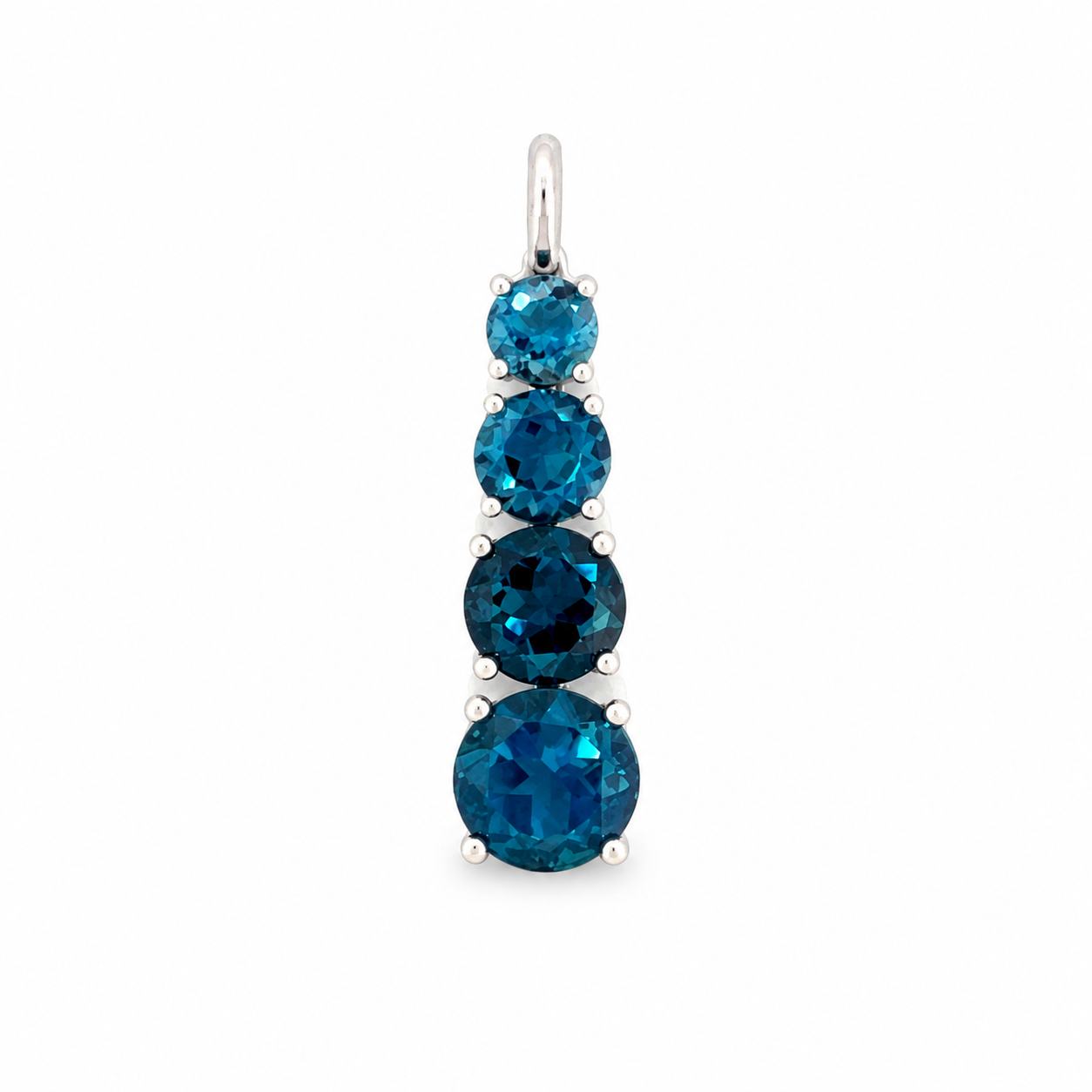 Pendant in 18k White Gold with Blue Topazes in Graduation
